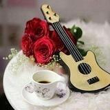 عازفـ🎻ــه عَ وتر الذكريات
