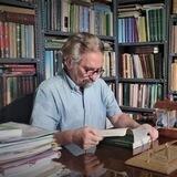 منوچهر صدوقی سها