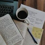 Мини Фугу читает📚