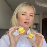 Macaron.on