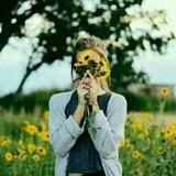 وحـيـدة گ الـقمـر💛🎶