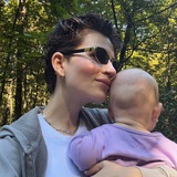 Ась, мы держимся!