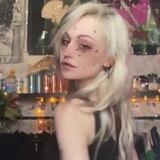что-то не так с катей легат