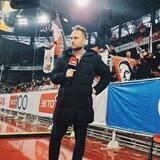 Подсмотрел. Подслушал