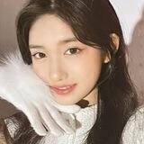 (+)Lee Leeseo.