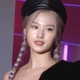 거기 👩🏻‍🚀, sana