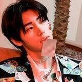 enhypen – Park Sunghoon 💛