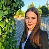 Ира с книгой