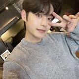 Jiwoong.