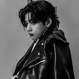 ━𝘍𝘳𝘶𝘦𝘳𝘦 𝘷𝘪𝘵𝘢, 𝘥𝘶𝘮 𝘷𝘪𝘷𝘪𝘴 (,)