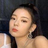 𝐚𝐥𝐥𝐮𝐫𝐨𝐩𝐡𝐢𝐥𝐞.