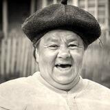 Гхаля любит футбол 👵🏻❤️⚽️
