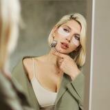 SELF MAKEUP