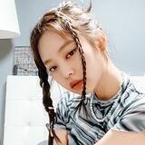 Kim Jenenie.
