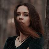 Лиана ✧ Red Lips Wolf Eyes
