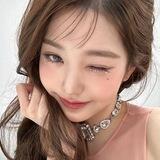 .. XI} the prettiest, wonyo!