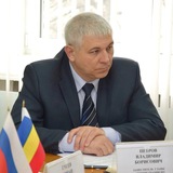 Владимир Петров