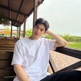 Cha Eunwoo.