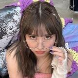 Hirai Momo.