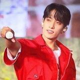 Dokyeom.