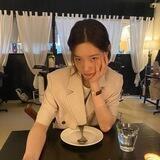 Jung Chaeyeon.