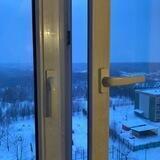 Откройте окна
