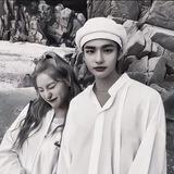 - 𝘤𝘩𝘢𝘵 𝘦𝘵 𝘤𝘩𝘢𝘵.