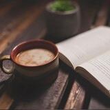 Книги, кофе и вино