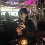 аёнка с чупиком в руках
