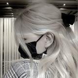 YUI. Kiim
