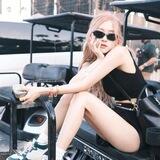 Hot girls ; Their day will be full of sadness, accompanied by a cup of coffee but they always feel beautiful