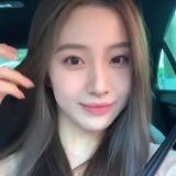闪耀的她