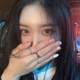 Leeseo.