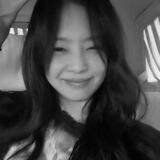 |; Kim Jennie |;