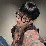 Dokyeom.