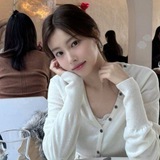 𑣿.. ‘lovely’ ──: tenderness of beautiful girl (&,) natural beauty.