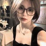 薇儿（快手评论）