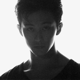 E. 标题 ── •• 2000's.