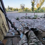 За ленточкой