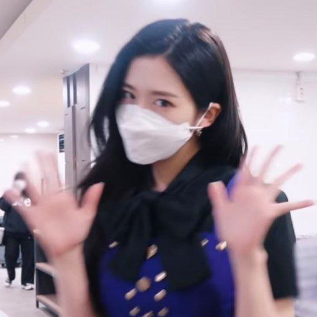 윶