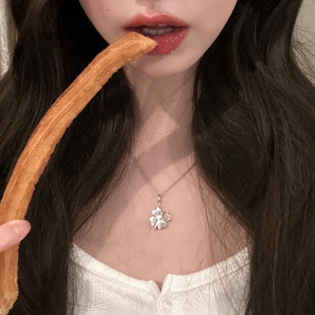 ◡﹏◡
