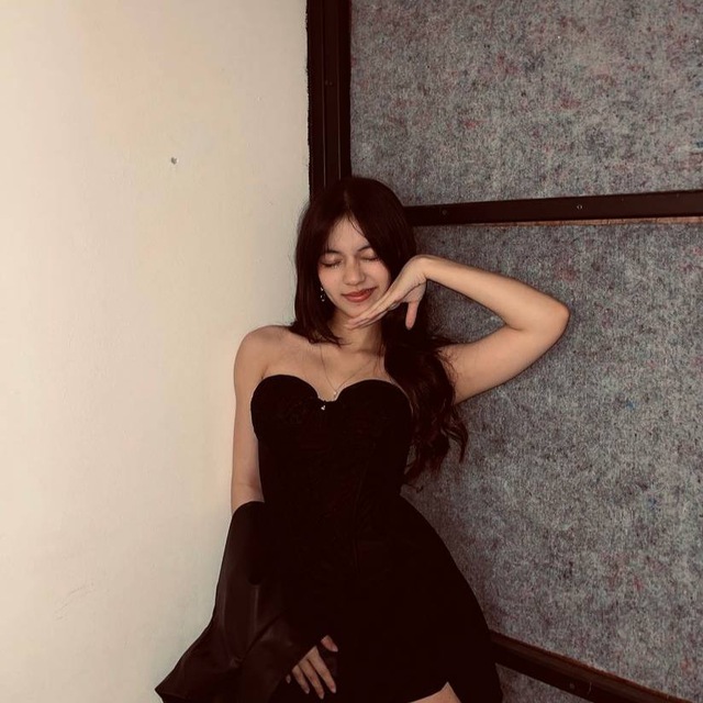 Shey’s assistant 🚬