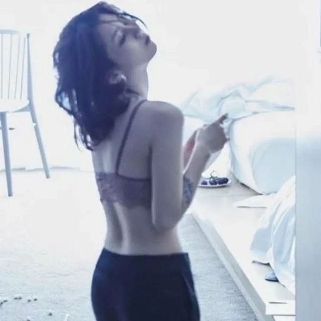 vy