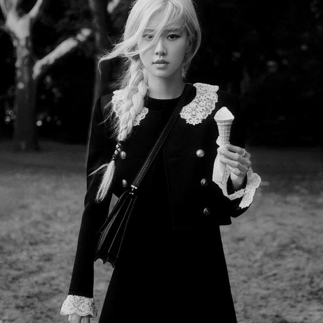 에밀리 | ✒️“.. Rosiness hue inamorata: Emily Jane ..”