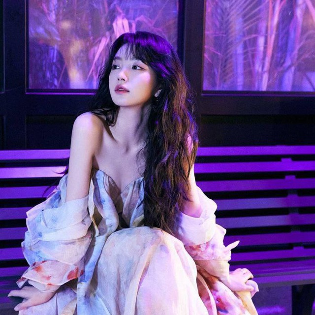 — 田曦薇 —