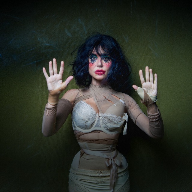 Недетский мир