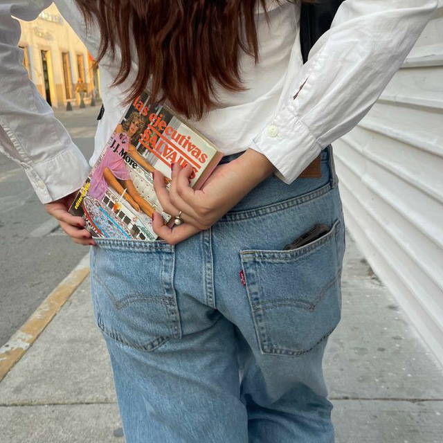𝒞.