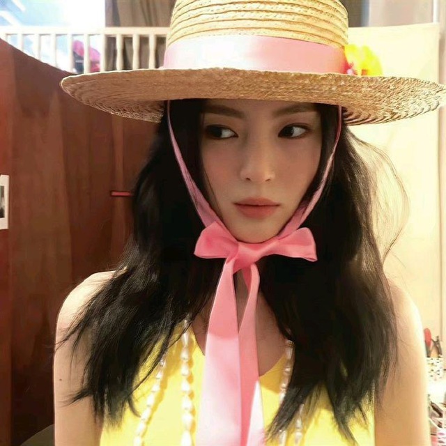 ✿ ⁺ ִ putih . 🤍