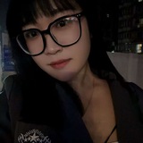 依依