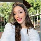 Adryelli Hot